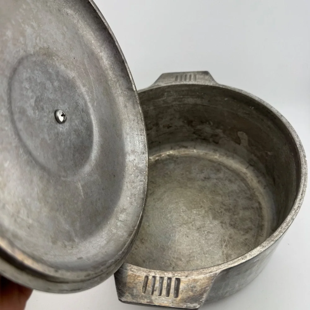 Magnalite Classic Dutch Oven 3Qt Silver Good Cast Aluminum Stockpot Lid R029